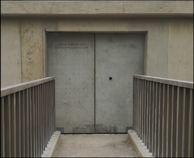 Double L Door